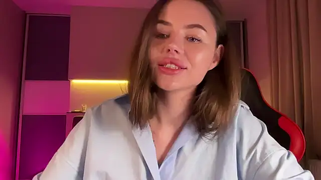 Snapshot of AlmaryKim chatting on 01-18-25, 09:45 AlmaryKim online show from 01-18-25, 09:45