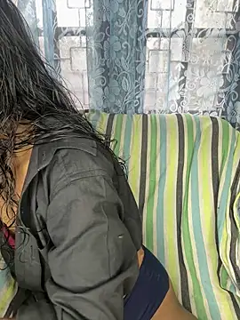 Snapshot of SukiyamaAsia chatting on 02-25-26, 06:34 SukiyamaAsia online show from 02-25-26, 06:34