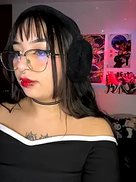 Snapshot of Hinatamoon_ chatting on 10-10-25, 04:22 Hinatamoon online show from 10-10-25, 04:22