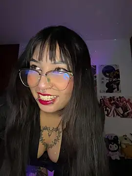 Snapshot of Hinatamoon_ chatting on 10-12-25, 04:44 Hinatamoon online show from 10-12-25, 04:44