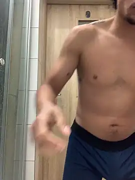 Snapshot of longitu3 chatting on 09-30-25, 04:39 longitu3 online show from 09-30-25, 04:39