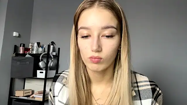 SweetCatherine online show from 10-15-25, 06:02