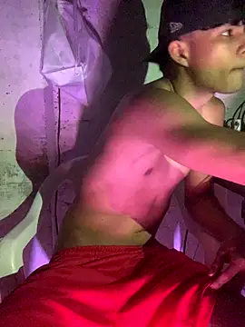 Thiagox03 online show from 10-24-25, 05:15