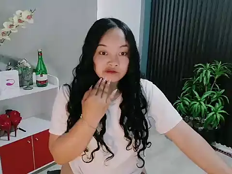 UrFavouriteCravings online show from 02-04-26, 02:39