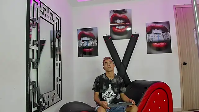 VERY HOT GUYS online show from 11-27-25, 01:13