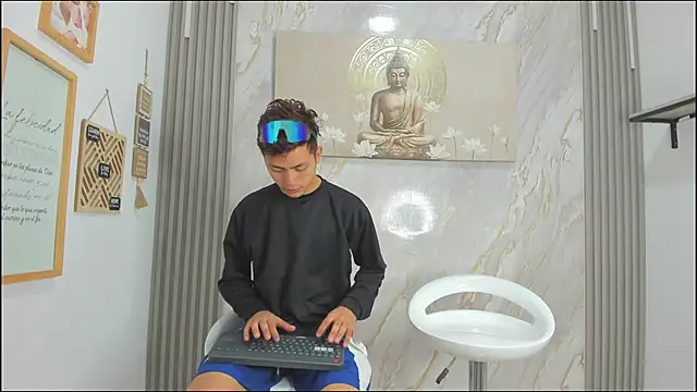 VERY HOT GUYS online show from 01-10-26, 01:24