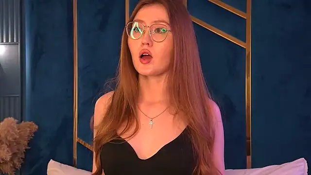 Snapshot of LisaFoxs chatting on 10-01-25, 01:39 LisaFoxs online show from 10-01-25, 01:39