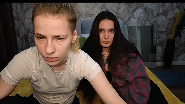 Snapshot of Mary_12 chatting on 10-05-25, 11:08 Mary 12 online show from 10-05-25, 11:08