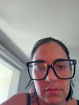 LaPetiteKim online show from 04-14-26, 12:00