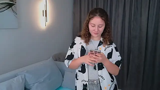 BrendaScot online show from 10-21-25, 01:56