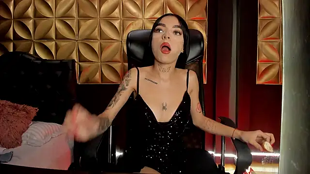 scarlettvelvet  online show from 12-04-25, 04:05