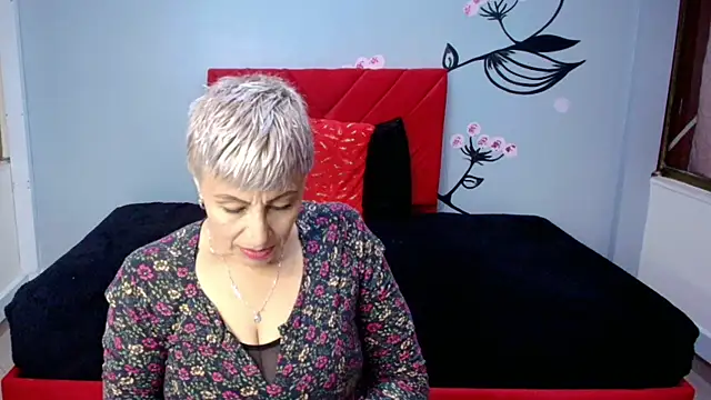 Charlotte  Gray online show from 10-21-25, 12:17