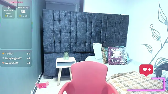 Charlotte  Gray online show from 12-21-25, 07:59