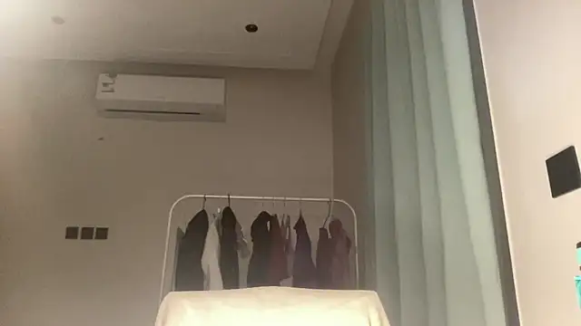 yewuzhibb online show from 10-01-25, 03:29