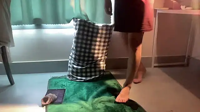 yewuzhibb online show from 10-03-25, 07:05