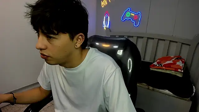 StiwenTwink online show from 11-28-25, 01:36