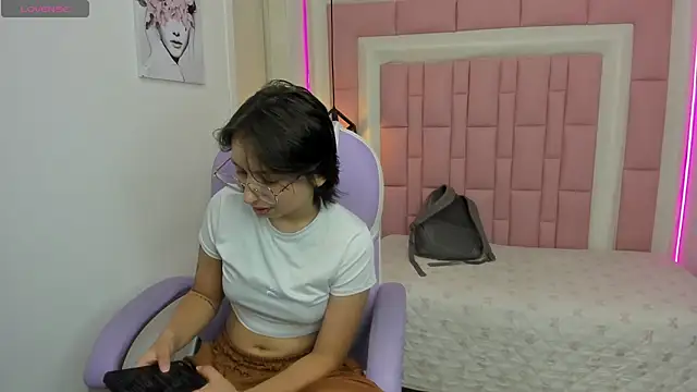 Snapshot of Klaret_Toy chatting on 04-30-26, 07:31 Klaret Toy online show from 04-30-26, 07:31