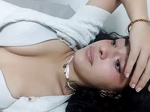 Snapshot of JuliethaFox chatting on 05-16-26, 07:34 JuliethaFox online show from 05-16-26, 07:34