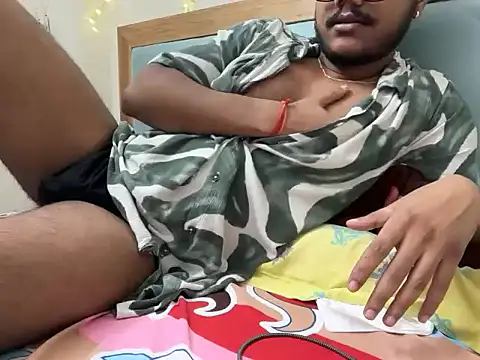 Snapshot of YourBlackBull chatting on 10-31-25, 07:37 YourBlackBull online show from 10-31-25, 07:37