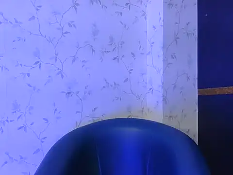 shiny-krisha online show from 10-31-25, 04:35