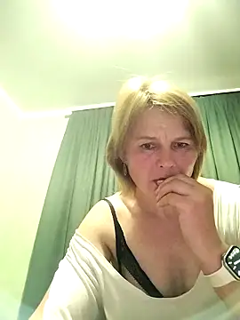 Snapshot of Masha412111 chatting on 04-29-26, 09:32 Masha412111 online show from 04-29-26, 09:32