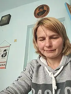 Snapshot of Masha412111 chatting on 05-19-26, 08:42 Masha412111 online show from 05-19-26, 08:42