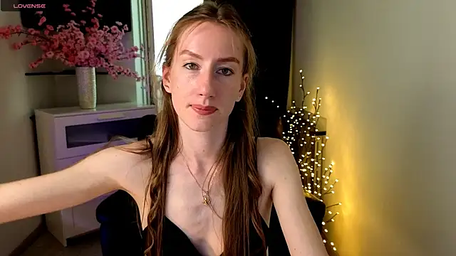 Snapshot of GoldenRose_ chatting on 05-15-26, 01:18 GoldenRose online show from 05-15-26, 01:18