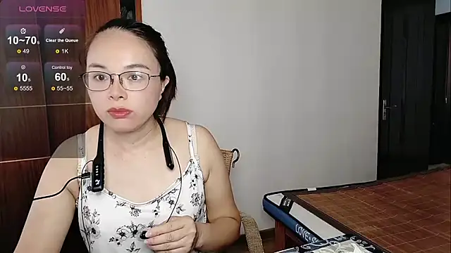 yueliang-166 online show from 10-09-25, 08:12