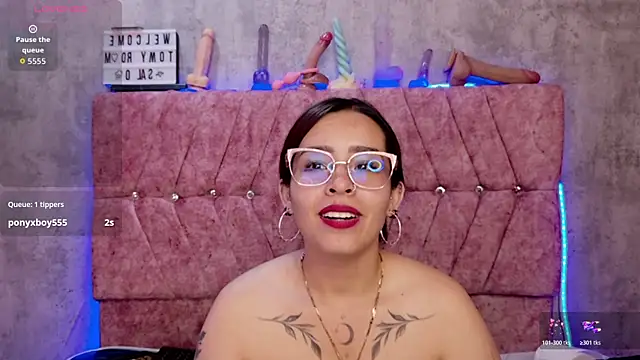 Snapshot of Mia_lopez_1 chatting on 05-14-26, 10:33 Mia lopez 1 online show from 05-14-26, 10:33