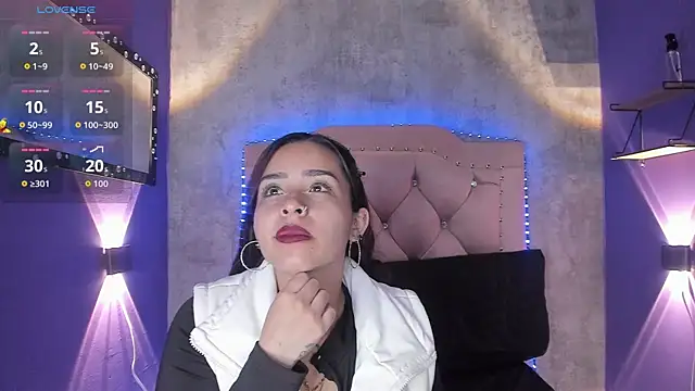Snapshot of Mia_lopez_1 chatting on 05-14-26, 10:38 Mia lopez 1 online show from 05-14-26, 10:38