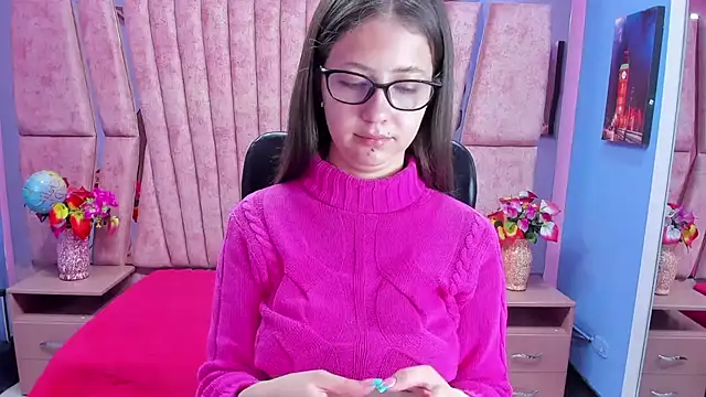 sarah sweett  online show from 10-22-25, 02:28