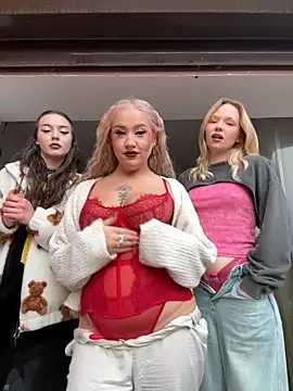 RollDolls online show from 11-30-25, 05:11