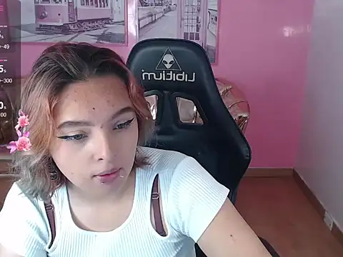 mia foster t online show from 10-31-25, 02:18