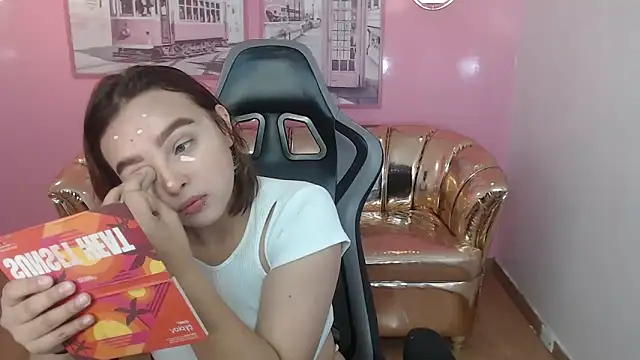 mia foster t online show from 12-17-25, 12:55