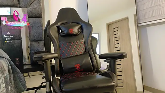 johnjaguar1  online show from 10-09-25, 01:03