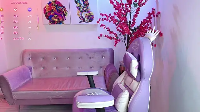 Snapshot of Summer_miller chatting on 11-18-25, 11:36 Summer miller online show from 11-18-25, 11:36