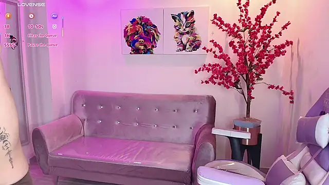 Snapshot of Summer_miller chatting on 01-08-26, 11:34 Summer miller online show from 01-08-26, 11:34