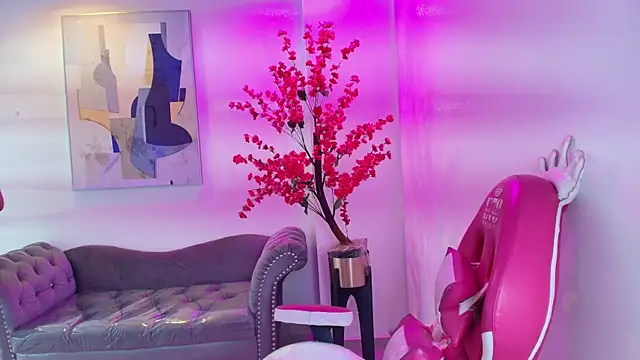 Snapshot of Summer_miller chatting on 02-10-26, 11:25 Summer miller online show from 02-10-26, 11:25