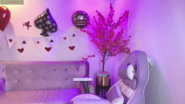 Snapshot of Summer_miller chatting on 02-18-26, 11:50 Summer miller online show from 02-18-26, 11:50