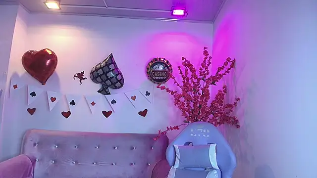 Snapshot of Summer_miller chatting on 02-27-26, 11:32 Summer miller online show from 02-27-26, 11:32