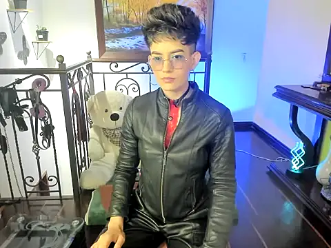 Zulyhenao online show from 10-14-25, 02:23