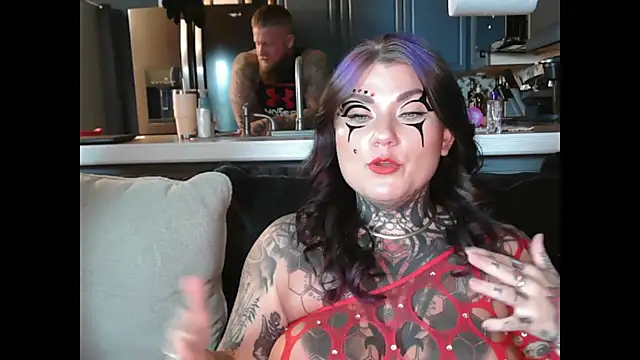 Snapshot of ventressink chatting on 10-31-25, 12:44 ventressink online show from 10-31-25, 12:44