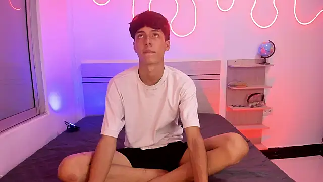 luccas ferreira online show from 11-02-25, 07:05