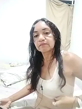 Roomexotic13 online show from 10-28-25, 02:48