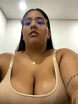 Snapshot of sammjones chatting on 10-06-25, 11:24 sammjones online show from 10-06-25, 11:24