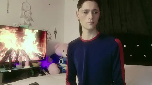 Tyler cat online show from 11-04-25, 01:10