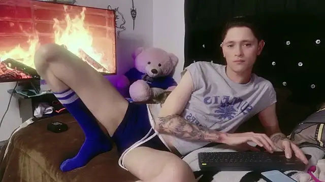 Tyler cat online show from 11-13-25, 10:19