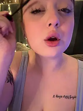 Snapshot of KellyMoors chatting on 02-10-26, 01:53 KellyMoors online show from 02-10-26, 01:53