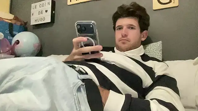 Snapshot of VersaGoo chatting on 12-05-25, 06:26 VersaGoo online show from 12-05-25, 06:26