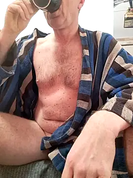 Snapshot of Vintermelon2 chatting on 02-18-26, 07:59 Vintermelon2 online show from 02-18-26, 07:59